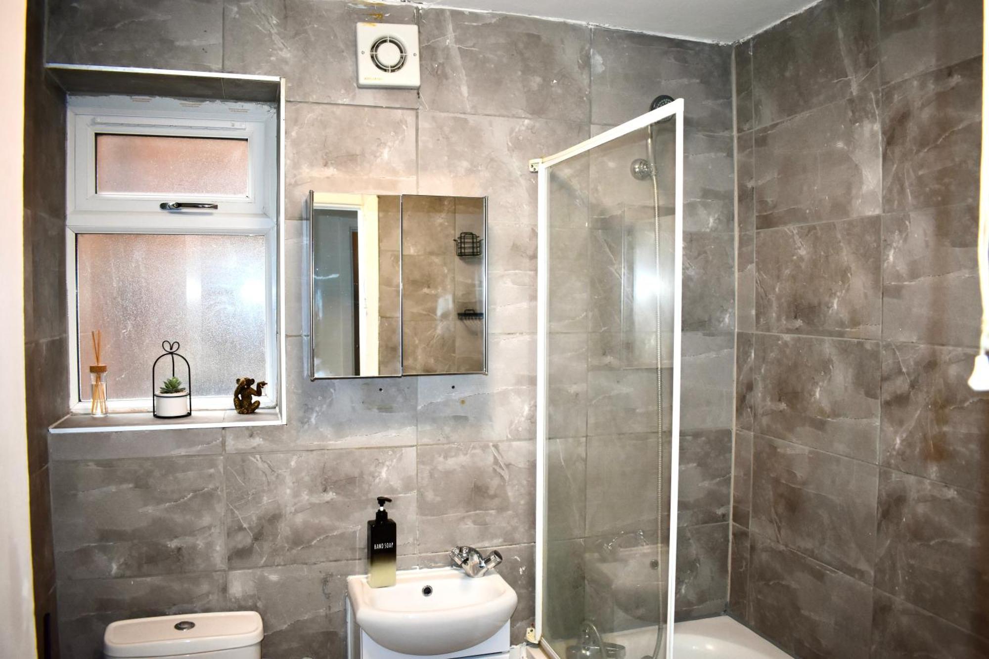 Luxury 2 Bedroom Apartment, Parking, Few Minutes Walk From Wembley Stadium 런던 외부 사진