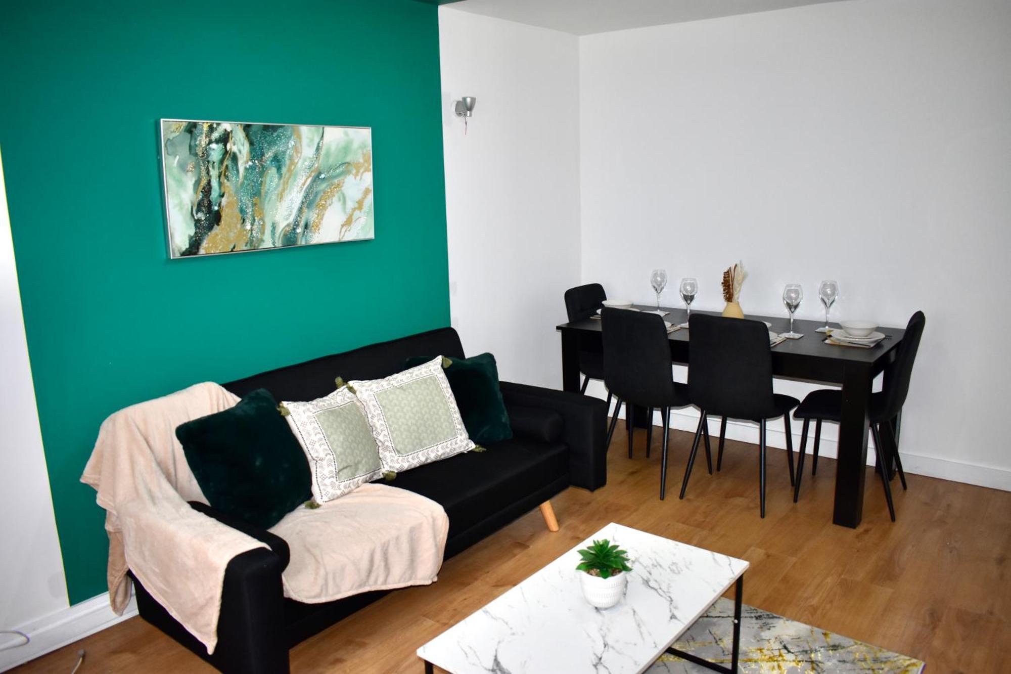 Luxury 2 Bedroom Apartment, Parking, Few Minutes Walk From Wembley Stadium 런던 외부 사진
