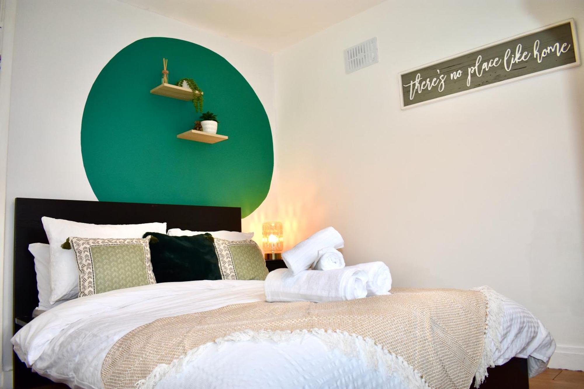 Luxury 2 Bedroom Apartment, Parking, Few Minutes Walk From Wembley Stadium 런던 외부 사진