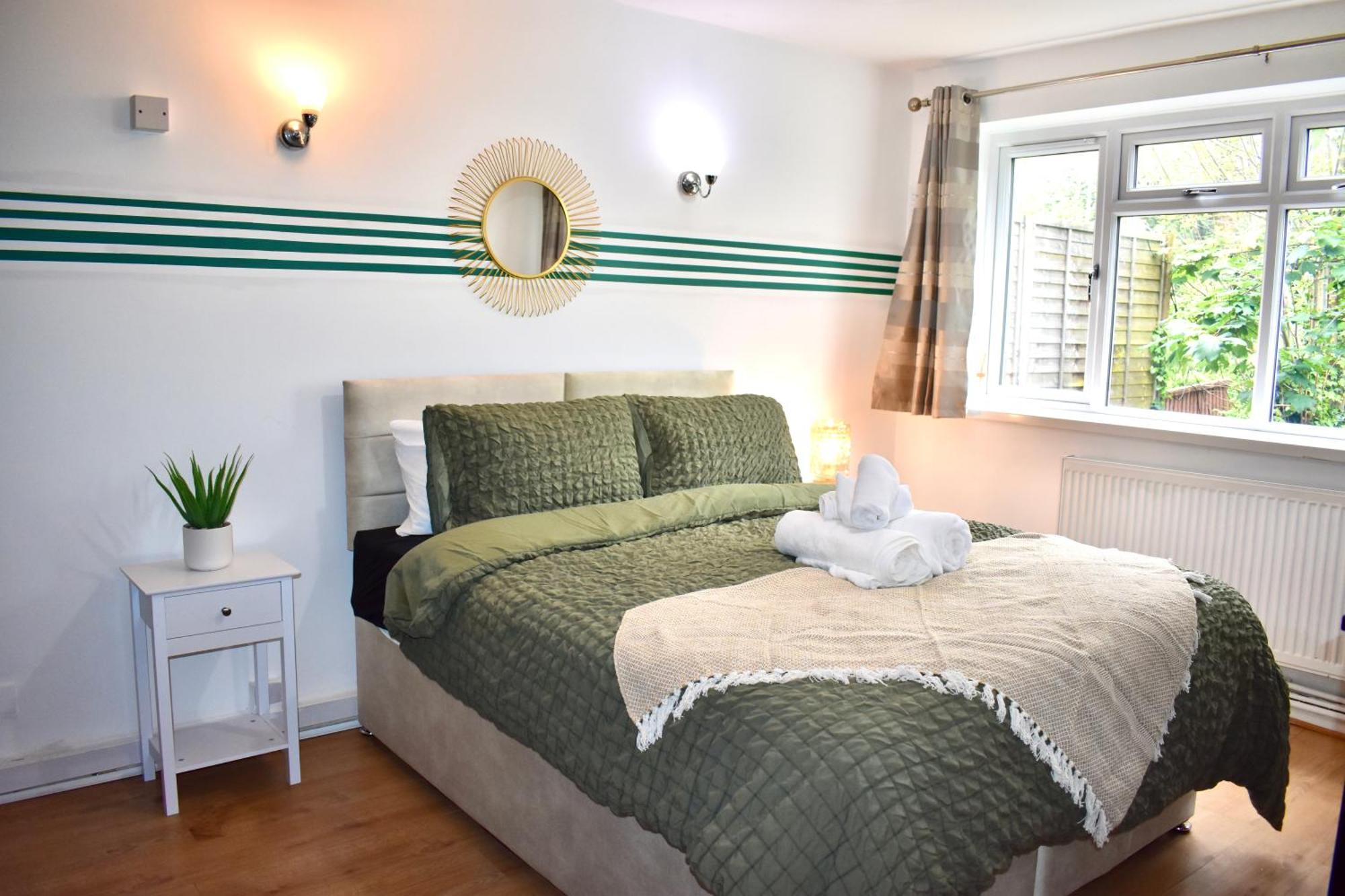 Luxury 2 Bedroom Apartment, Parking, Few Minutes Walk From Wembley Stadium 런던 외부 사진