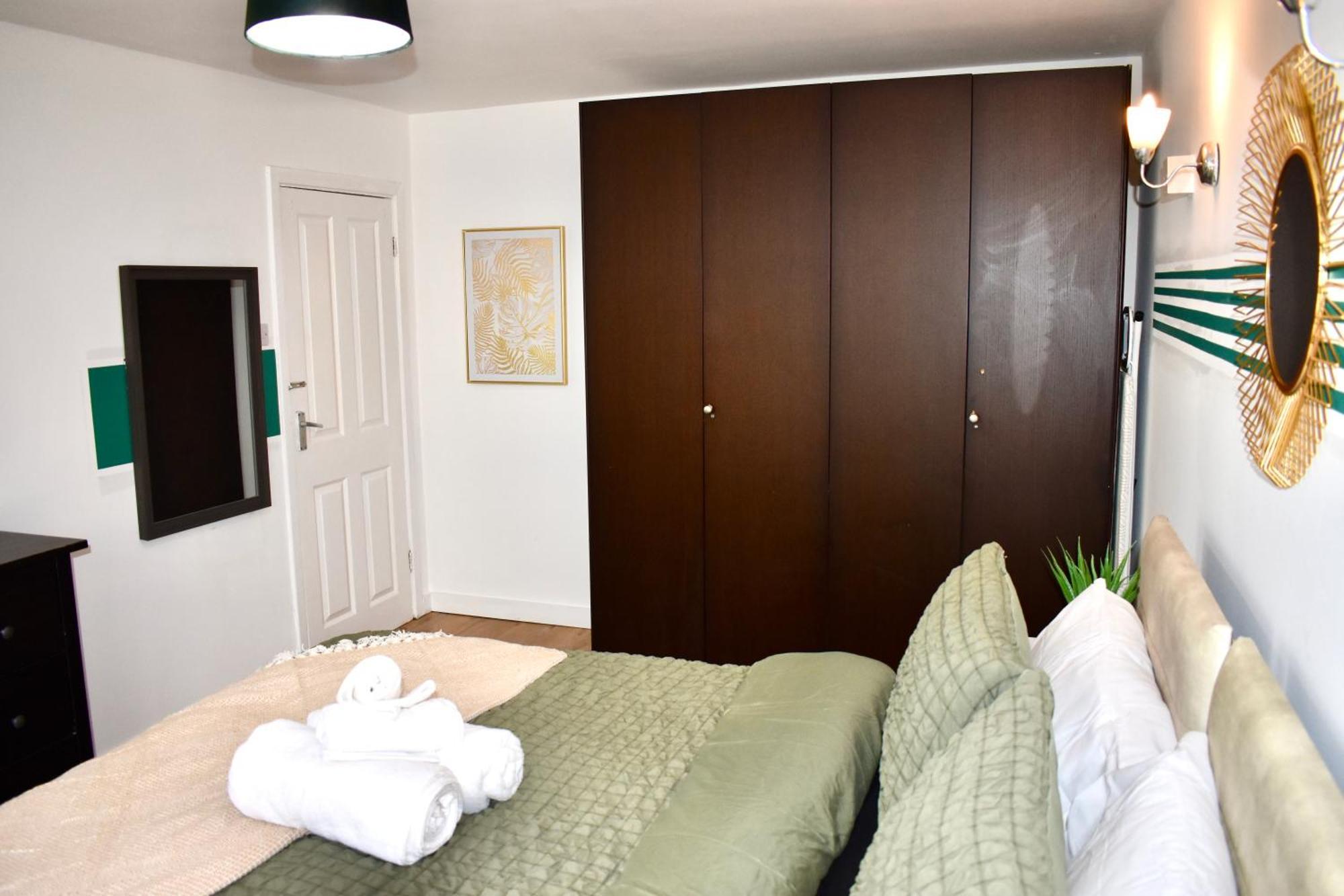 Luxury 2 Bedroom Apartment, Parking, Few Minutes Walk From Wembley Stadium 런던 외부 사진